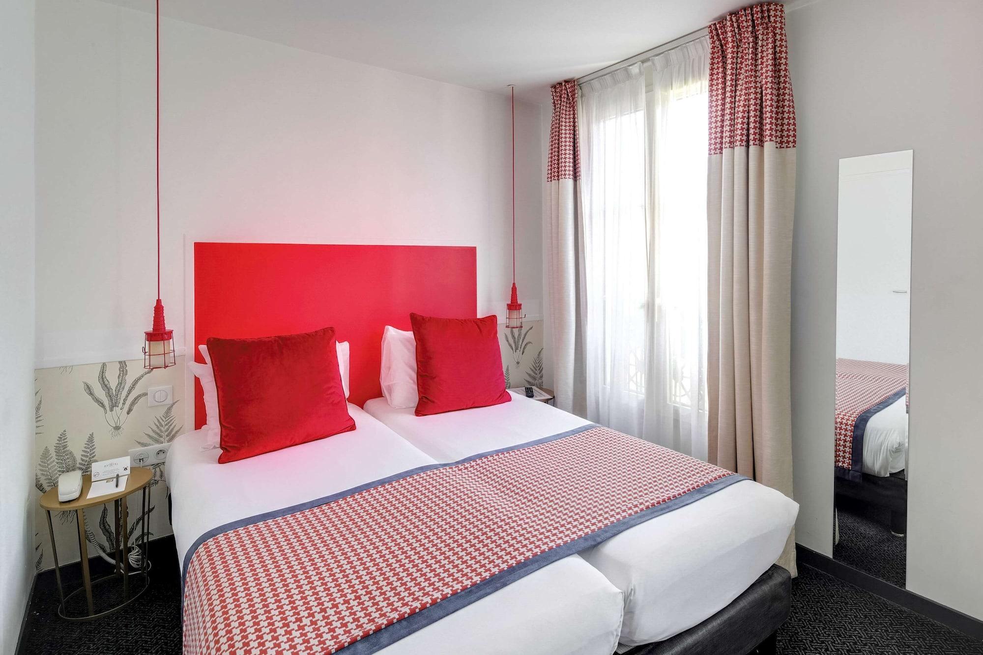 Hotel George - Astotel Paris Exterior photo